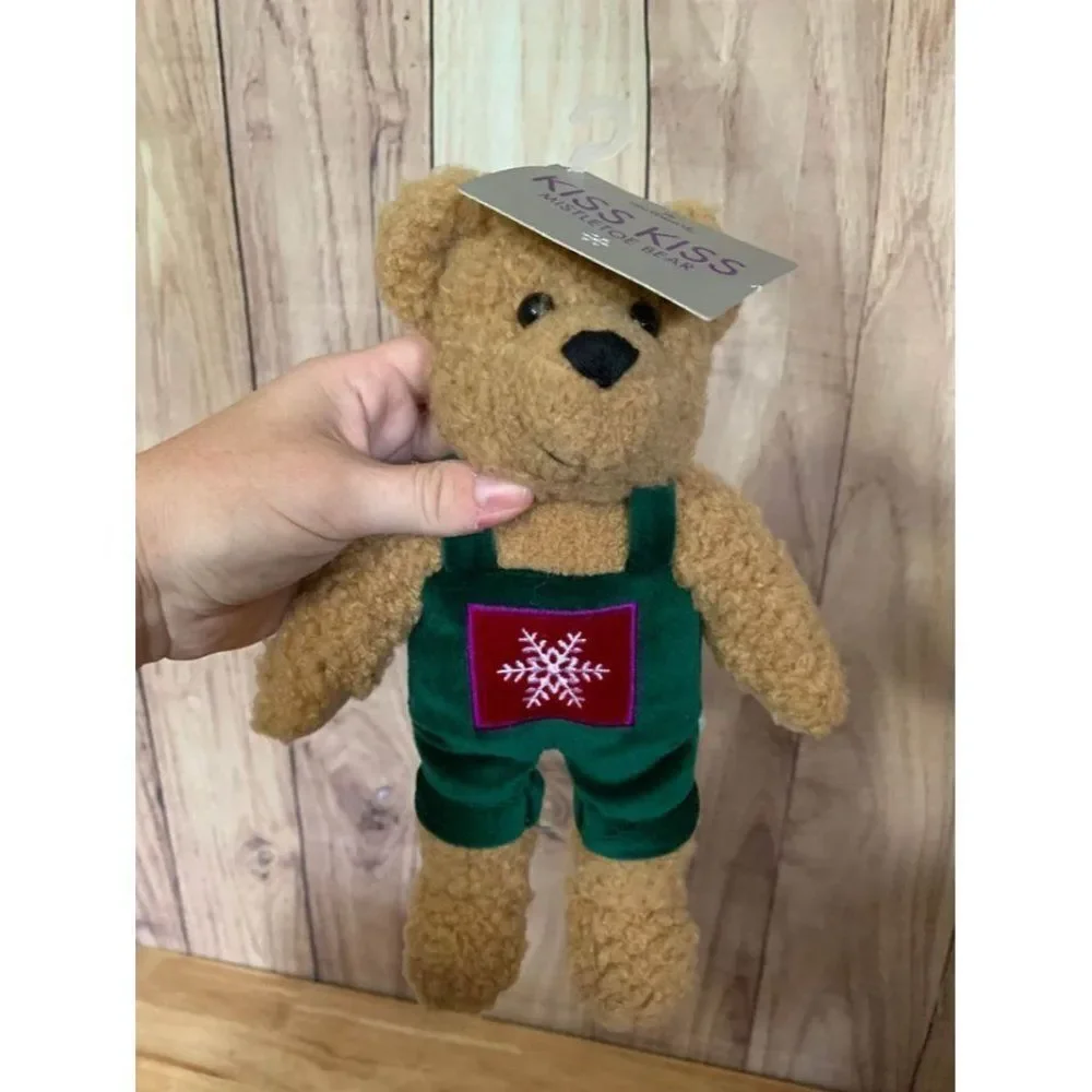 Hallmark Kiss Kiss Mistletoe Bear 10